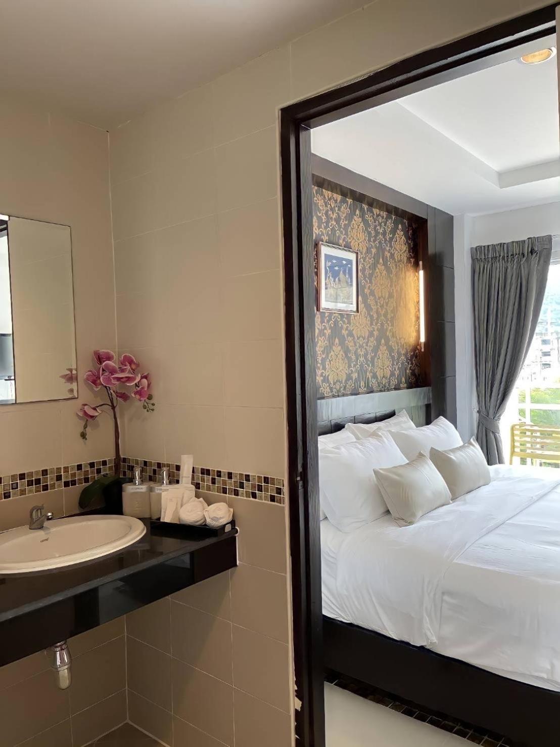 Elephant Room Patong Exterior foto